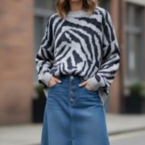 Moiu Muse Size Small Sweater Tan Black Animal Print